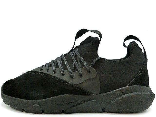 Clear Weather Cloud Stryk triple black Men size 9/ women 10.5