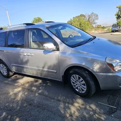 2012 Kia Sedona V6 Automatic Clean Title 7 Pass