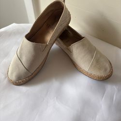 YAYA’S Shoes Women’s Size 25.5 Beige Pattern Canvas Espadrille Flats Heel Loops