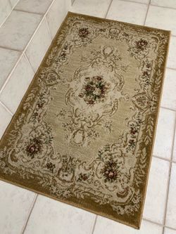 32 x 52” throw rug