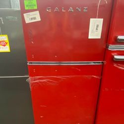 GALANZ GLR10TRDEFR 10.0 cu. ft. Retro Top Freezer Refrigerator