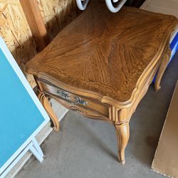 Thomasville end table