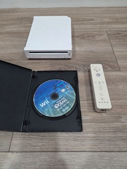 Nintendo Wii Bundle W/Cables
