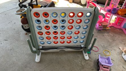 Little Tikes Giant Connect 4 / Yard Game