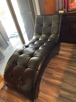 Brown lounge chair