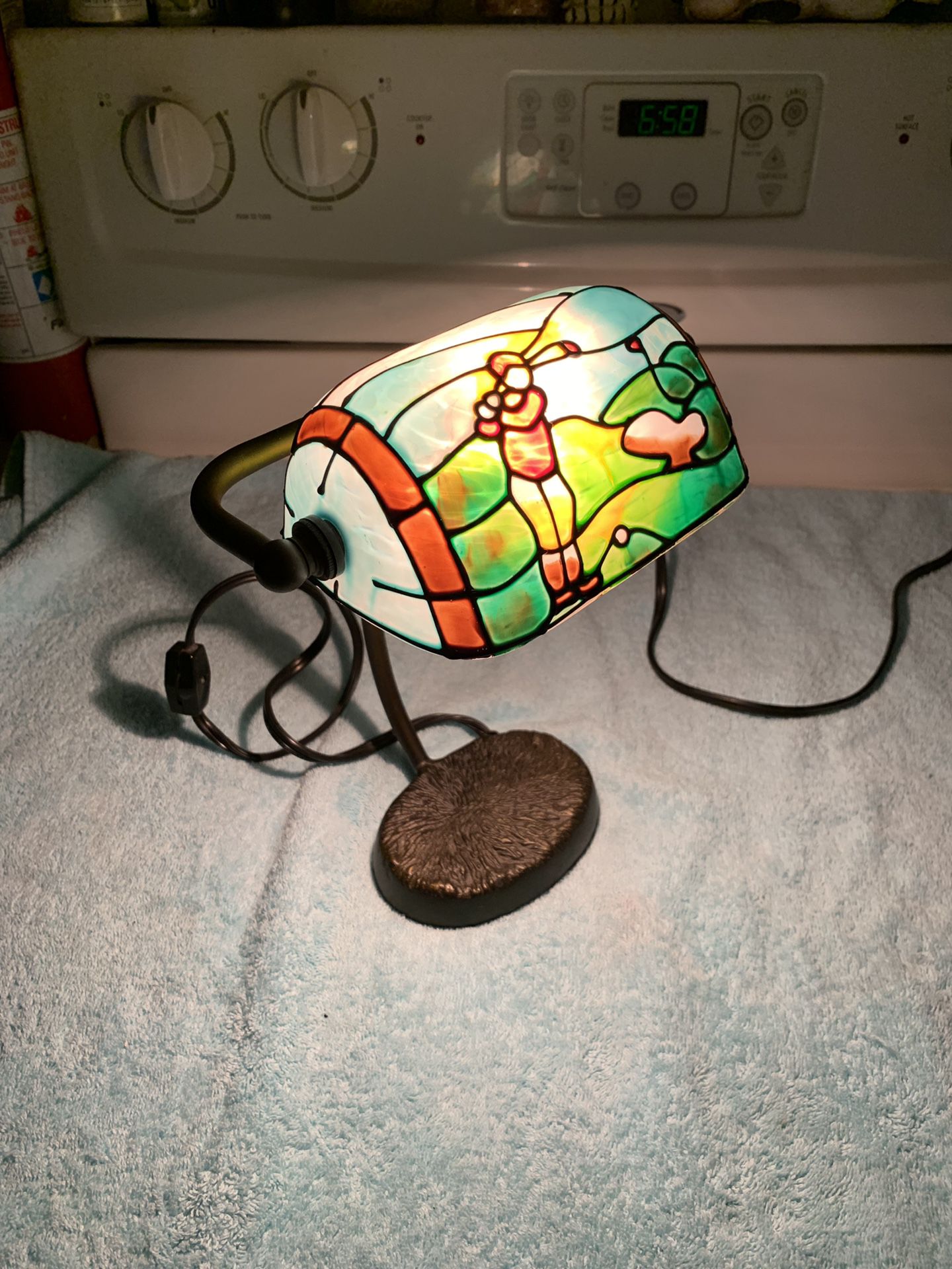 Small desk lamp. Golf Tiffany style glass