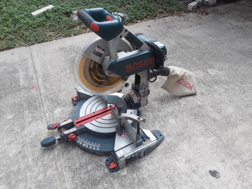 Bosch 4212L 12-Inch Dual Bevel Compound Miter saw with Laser Tracking