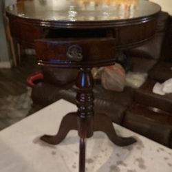 Antique solid wood pedestal table