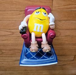 Vintage 1999 M&Ms Yellow M Figure in Chair Recliner Candy Dispenser