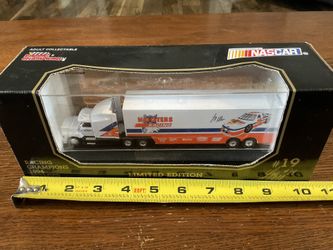 Brand, New, Racing Champions, 1994 Premium Edition Hooters Racing Car Hauler