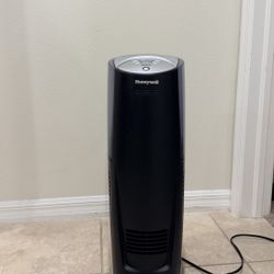 Honeywell QuietCare UV Tower Humidifier – Germ-Free Cool Mist for Large Rooms