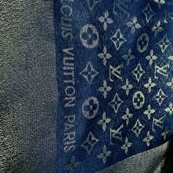 LV Monogram Classic Shine Shawl  Authentic Receipt Is In Photos 