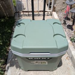 Igloo ECOCOOL  Rolling cooler