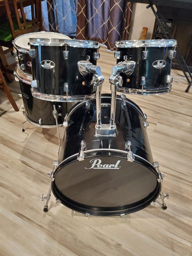 Pearl Roadshow 5 Piece Drum Set Shell Pack - Drums Only