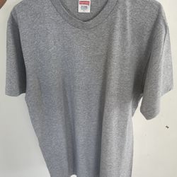 New supreme T Shirt Size L