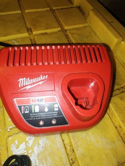 New  Milwaukee M12 charger brand new open box