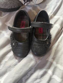 Girl shoes 7c
