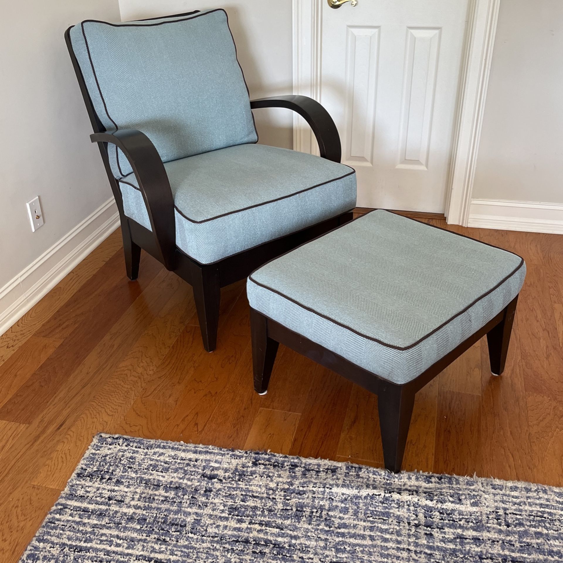 Ethan Allen Club Chair With Ottoman 