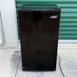 Arctic King Refrigerator 