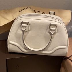 Authenic Louis Vuitton Pearl Scatel