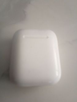 Apple AirPods Charging Case working perfectly