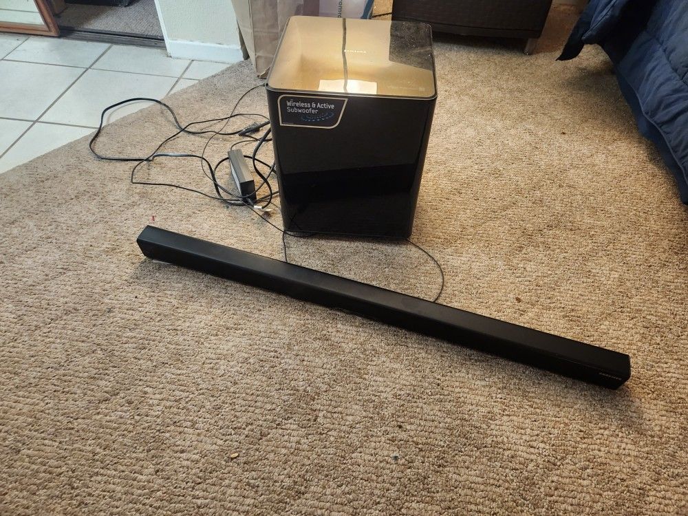 Samsung soundbar and subwoofer