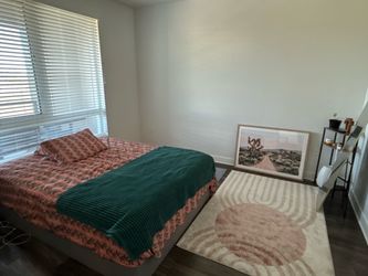 Queen size firm mattress + box
