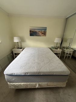 Queen Bed- Complete Set