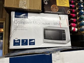 Compact insignia microwave 