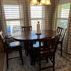 Oval/Round Breakfast Table