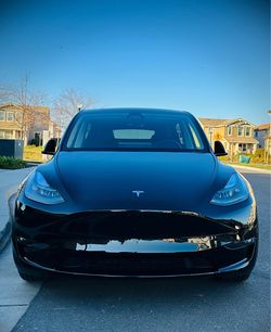 2024 Tesla Model Y Long Range AWD | 9,800 Miles | Black/Black | Factory Warranty