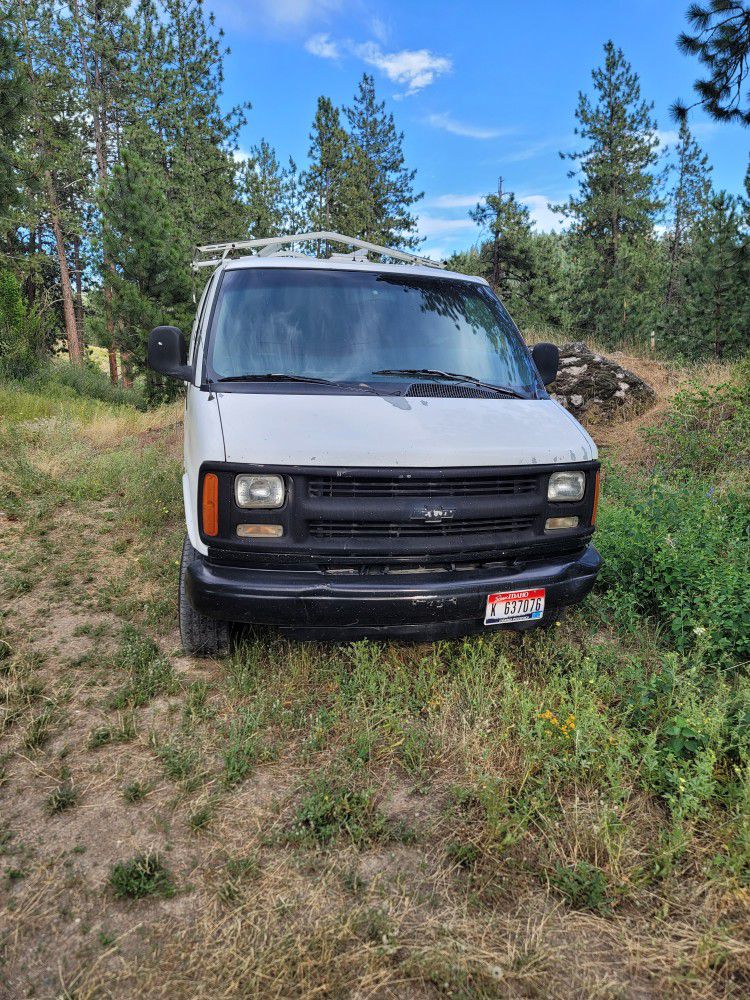 2002 Chevy  Express 2500