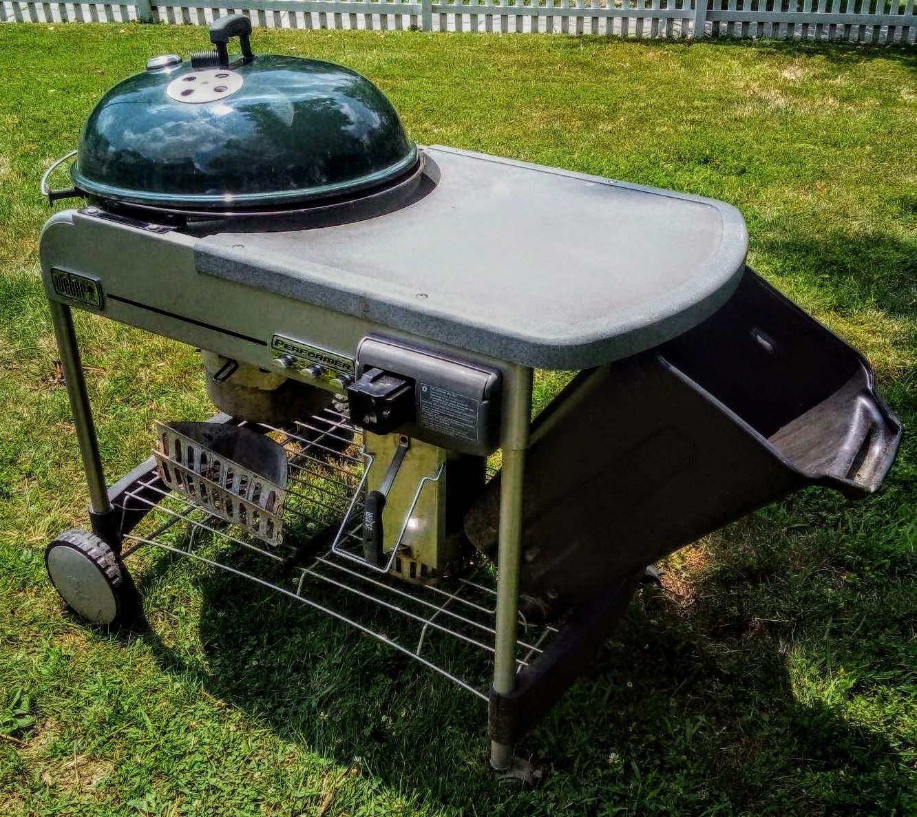 Weber Performer Premium Charcoal grill