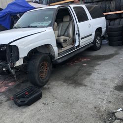 SE VENDEN PARTES 03 GMC YUKON XL BARATAS 