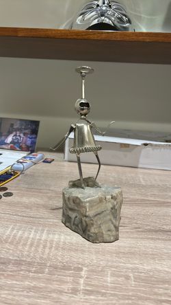 Unique statue