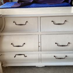 Dresser White