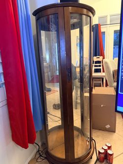 2 Glass cabinets 3 glass shelves
