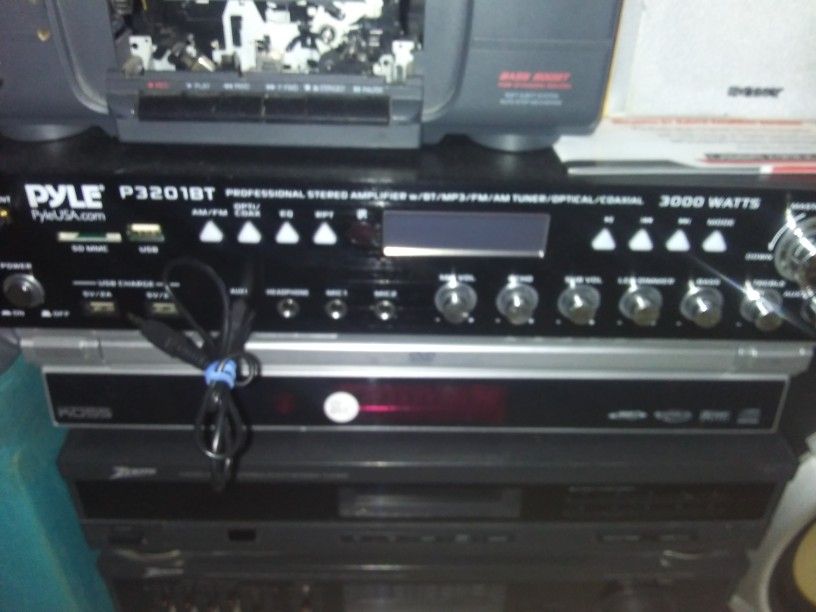 Pyle 3000 Watts P3201BT Professional Home stereo Amplifir BRAND NEWr