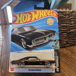 HOTWHEELS  BUICK RIVERA