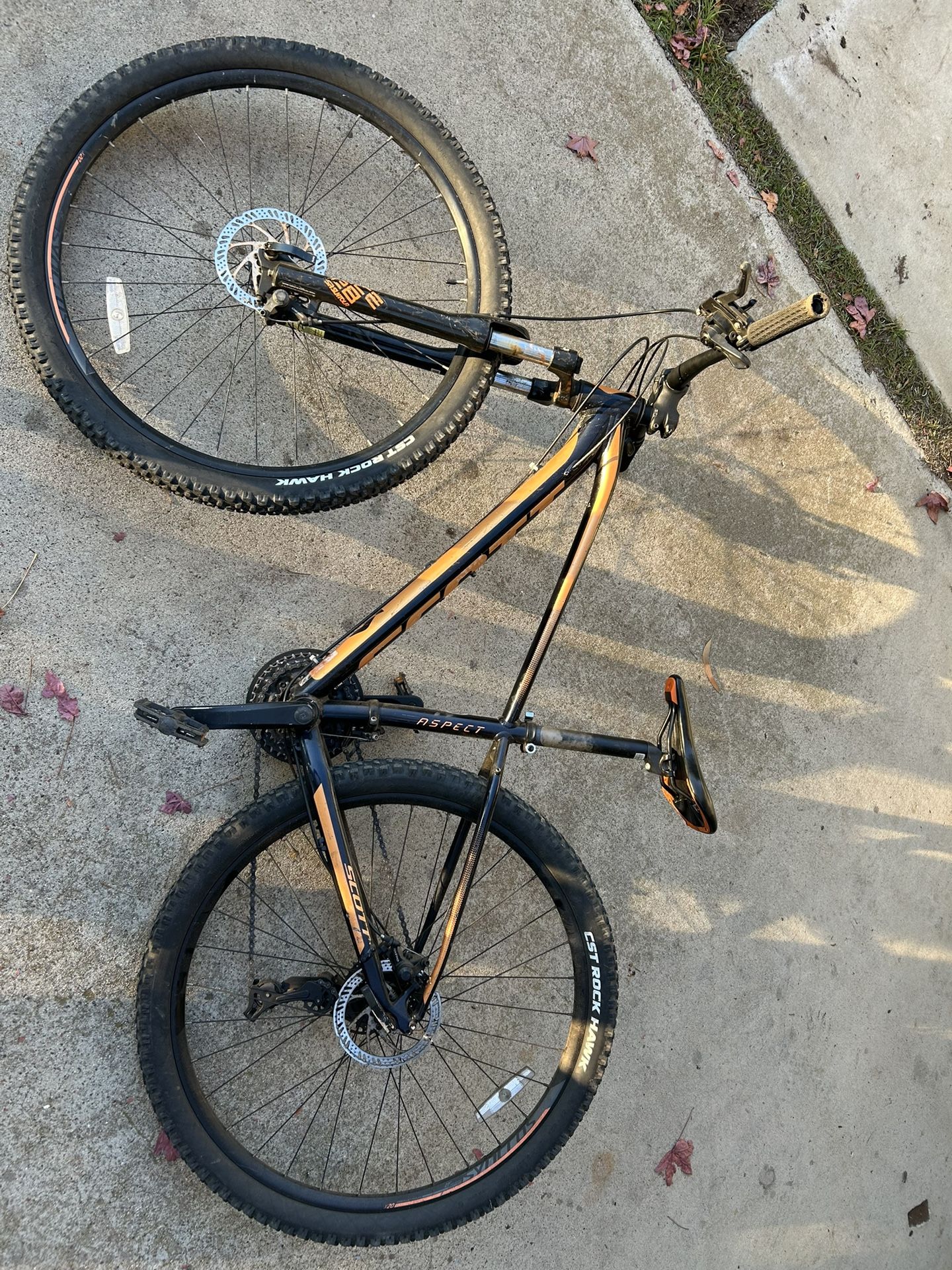 $100 - Scott Aspect 970 XS Frame 29” Tires