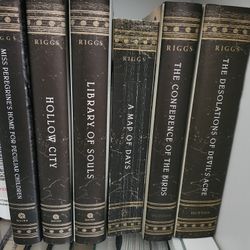 Miss Peregrines Peculiar Children Set