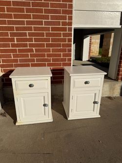 White nightstands set