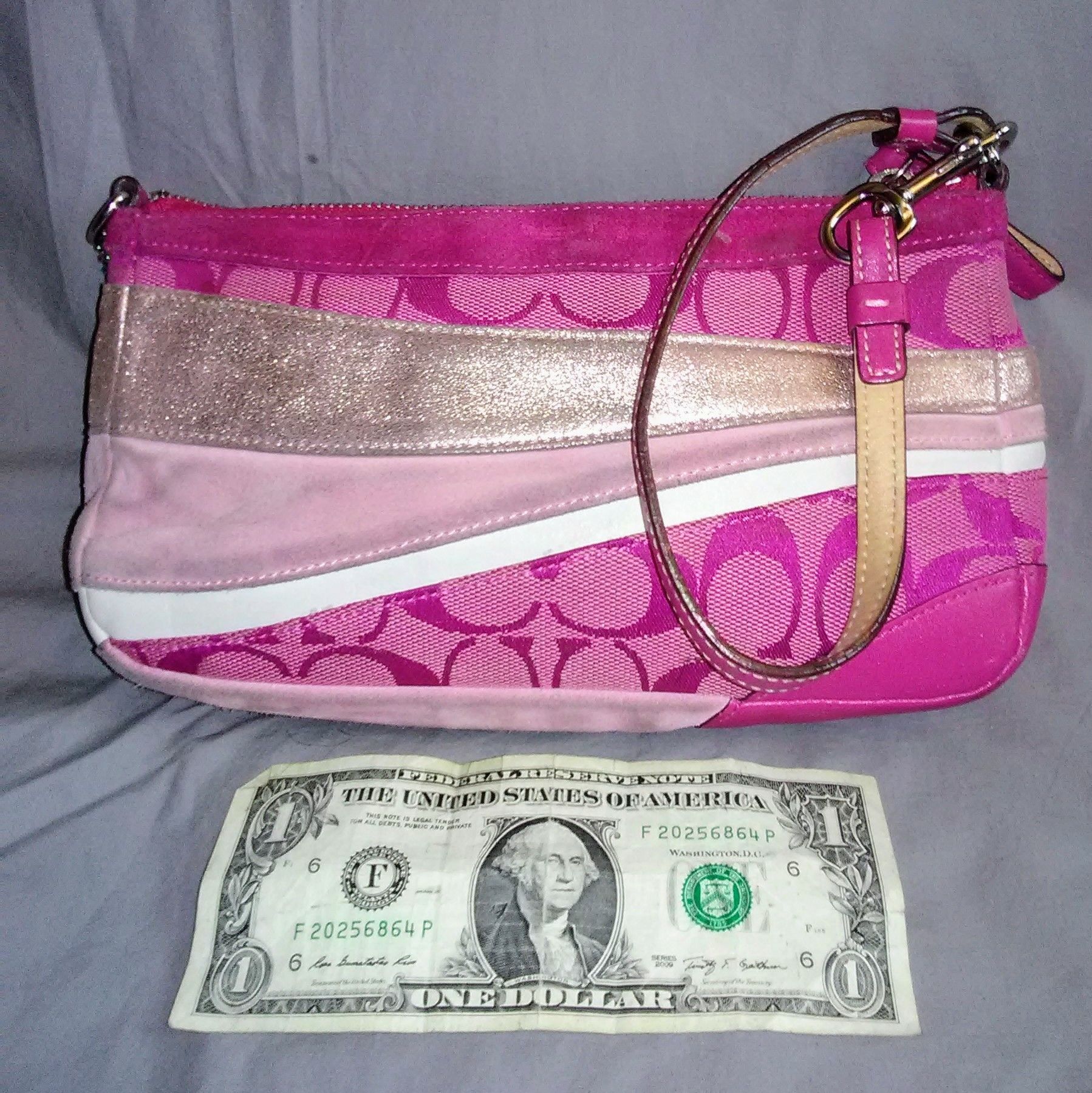 Small Coach wristlet- No.H043-1439