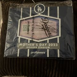 Mothers Day 2023 DOGER STADIUM. Give Away Photo Frame By Proflowers  