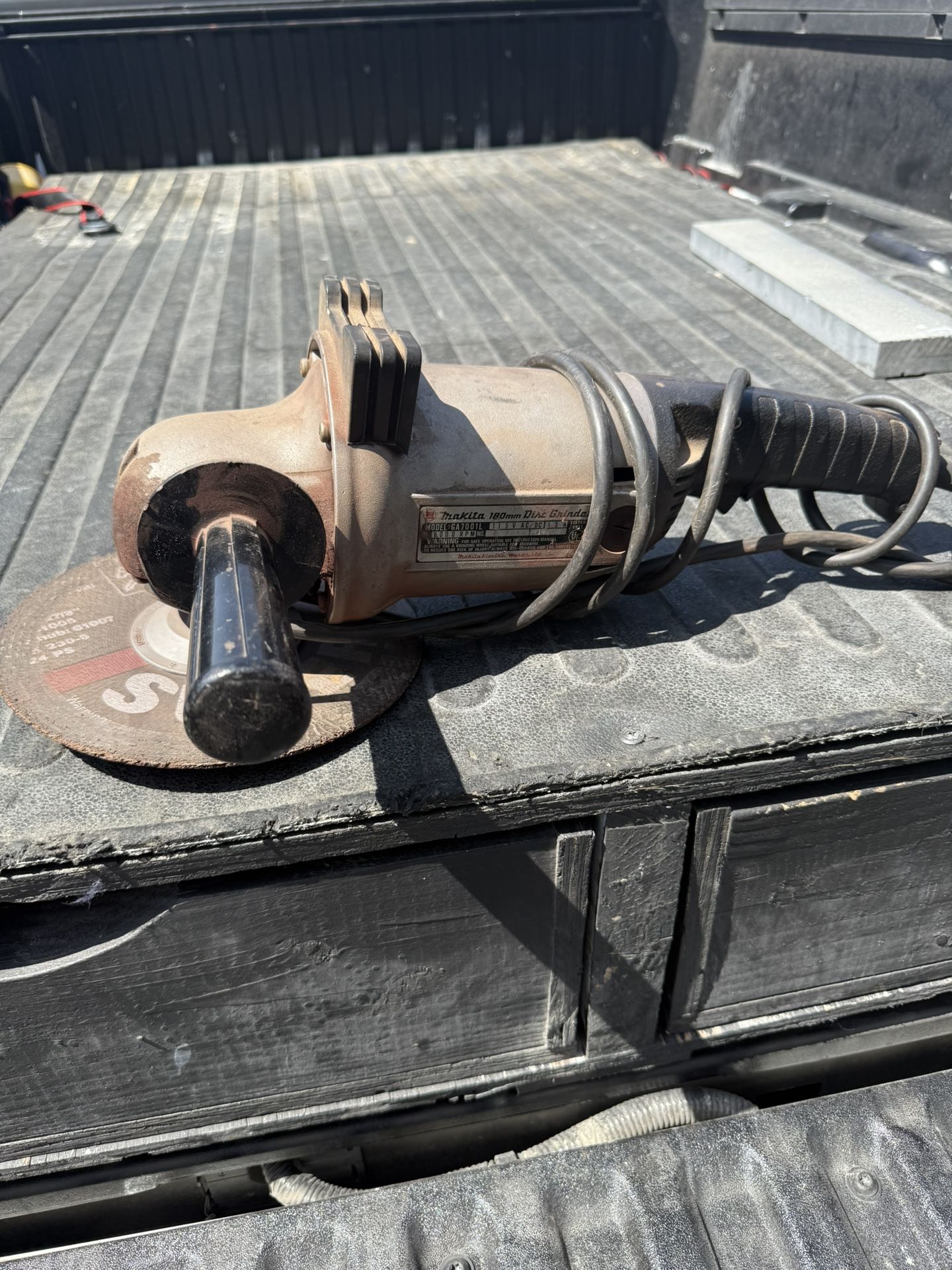 Makita 7” Grinder
