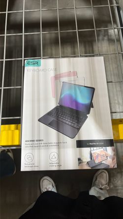 ESR for iPad Pro 13" Case with Keyboard