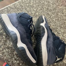 Jordan 11 great mens size 9.5 great condition (replacement box only)