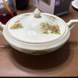 Vintage serving bowl with lid