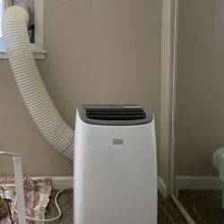 Black & Decker 10000 BTU Portable Air Conditioner - Nearly Brand New