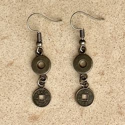 🟤 Pretty antique gold circle & antique Chinese “coin” charm earrings - two sided